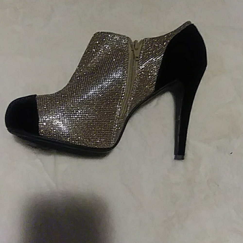 Shoes - Picture 2 of 2